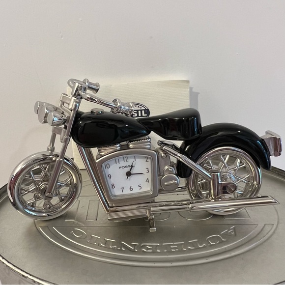 Fossil Limited Edition Motorcycle Timepiece Desk Clock Watch w/ Original Box - Picture 3 of 16